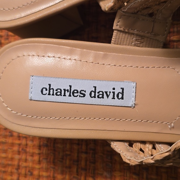 CHARLES DAVID BRAND WOMEN'S TAN SLIP-ON SUMMER SANDALS SIZE 8.5 - Picture 7 of 16